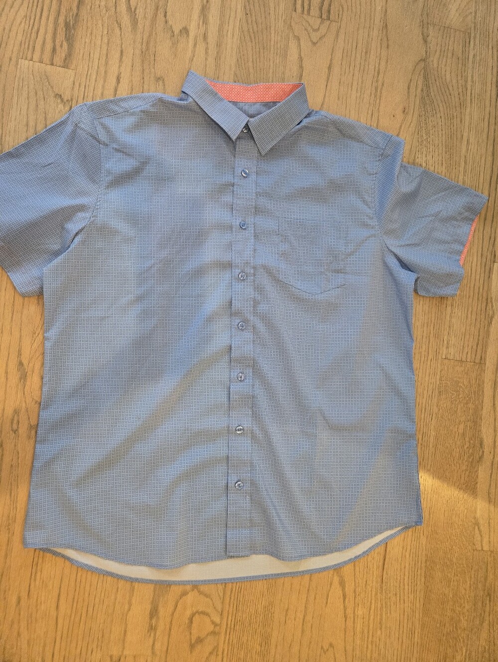 Men's Short-Sleeve Light Blue Casual Button-Down Shirt